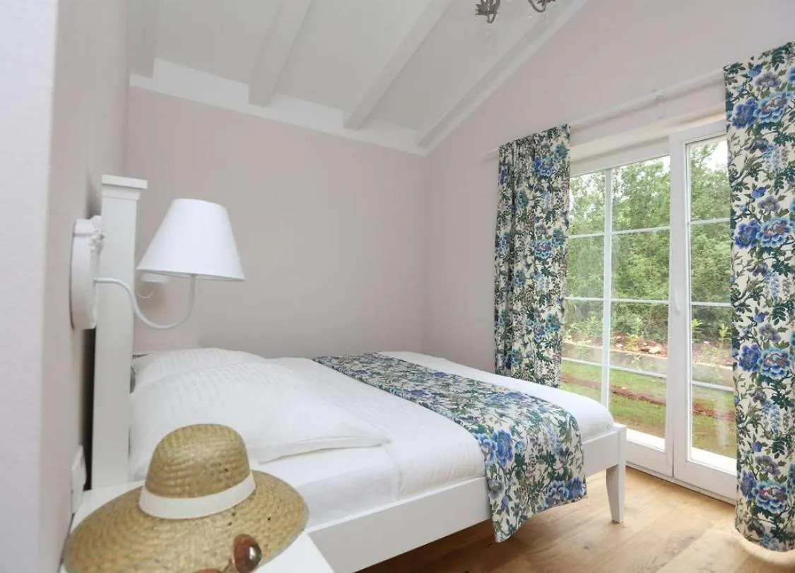 Villa Nina Porec-Baderna-Rakovci, Meerblick, Privater Pool, 1000M2 Grundstueck 0*, Baderna