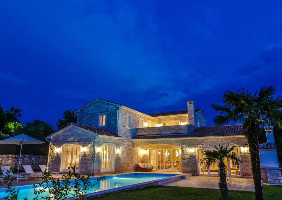 Villa Nina Porec-Baderna-Rakovci, Meerblick, Privater Pool, 1000M2 Grundstueck