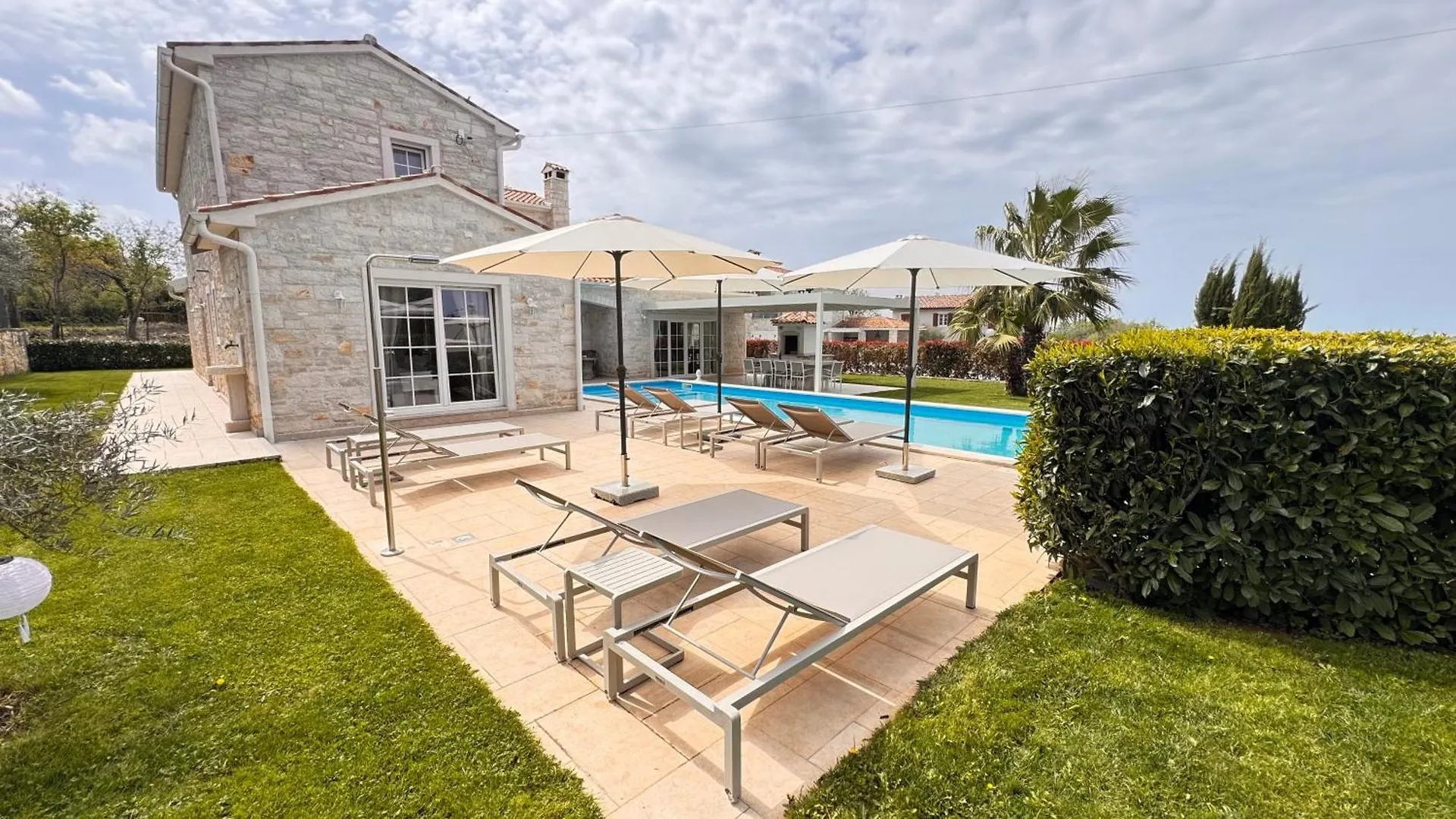 Villa Nina Porec-Baderna-Rakovci, Meerblick, Privater Pool, 1000M2 Grundstueck