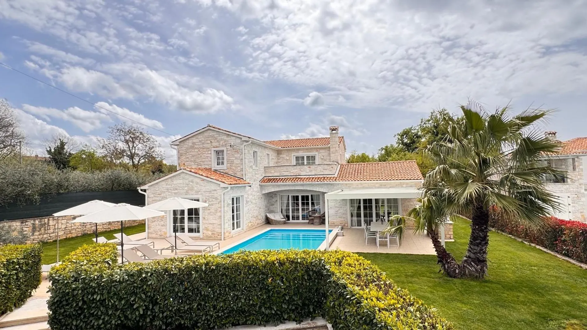 Villa Nina Porec-Baderna-Rakovci, Meerblick, Privater Pool, 1000M2 Grundstueck contacts